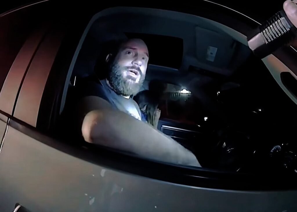 snaptik_7557940949637139742_v2.00_00_04_13.Still001